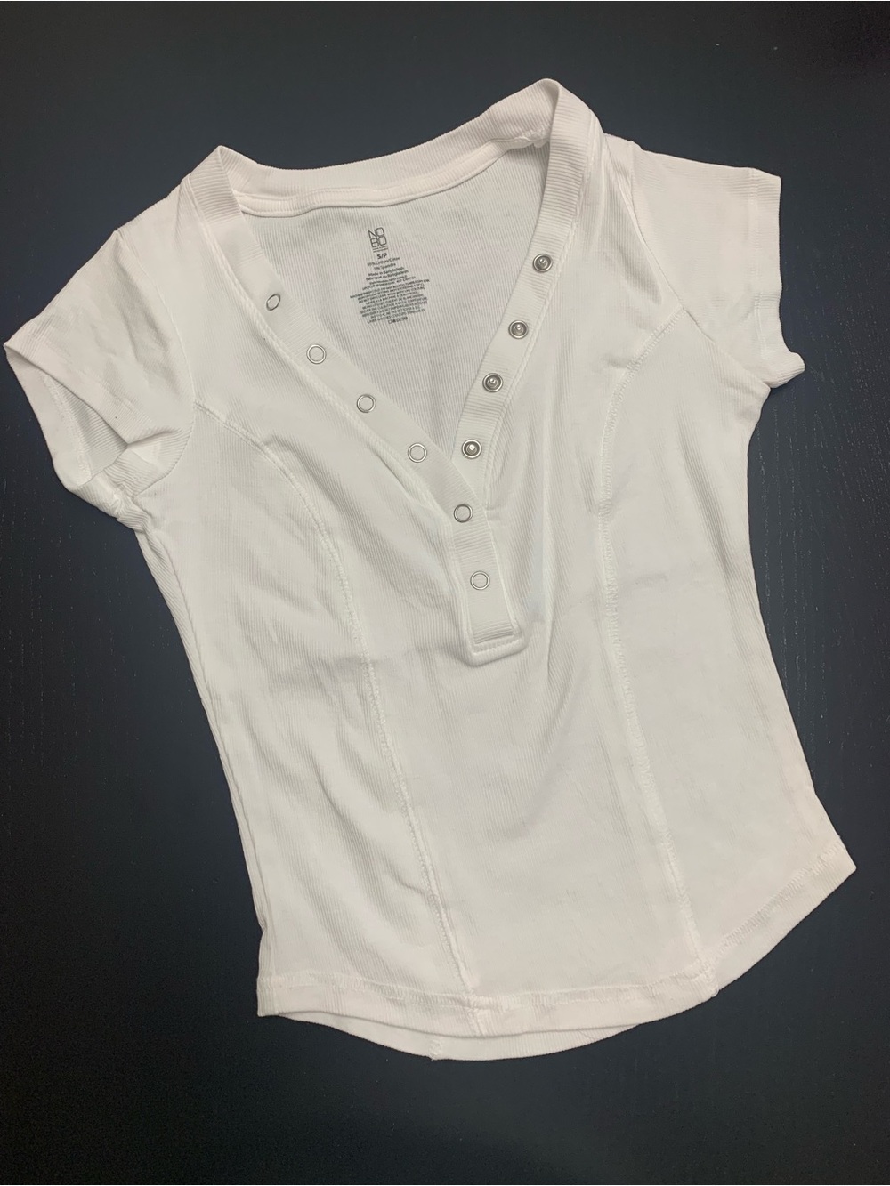 No Boundaries Small White Snap-Front Short Sleeve Tee